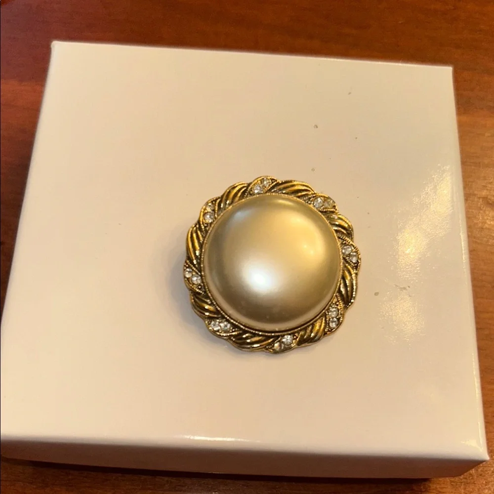 1928 faux pearl brooch clear rhinestones gold tone retro cottagecore